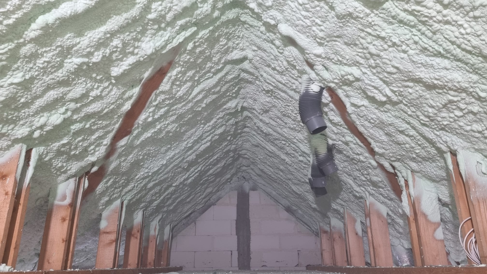 Kompleksowa izolacja poddasza z wentylacją